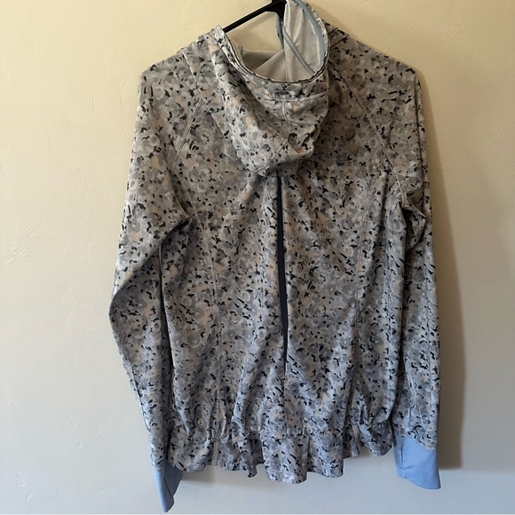 Lululemon Lightened Up Pullover Ambient Grey - Picture 8 of 13